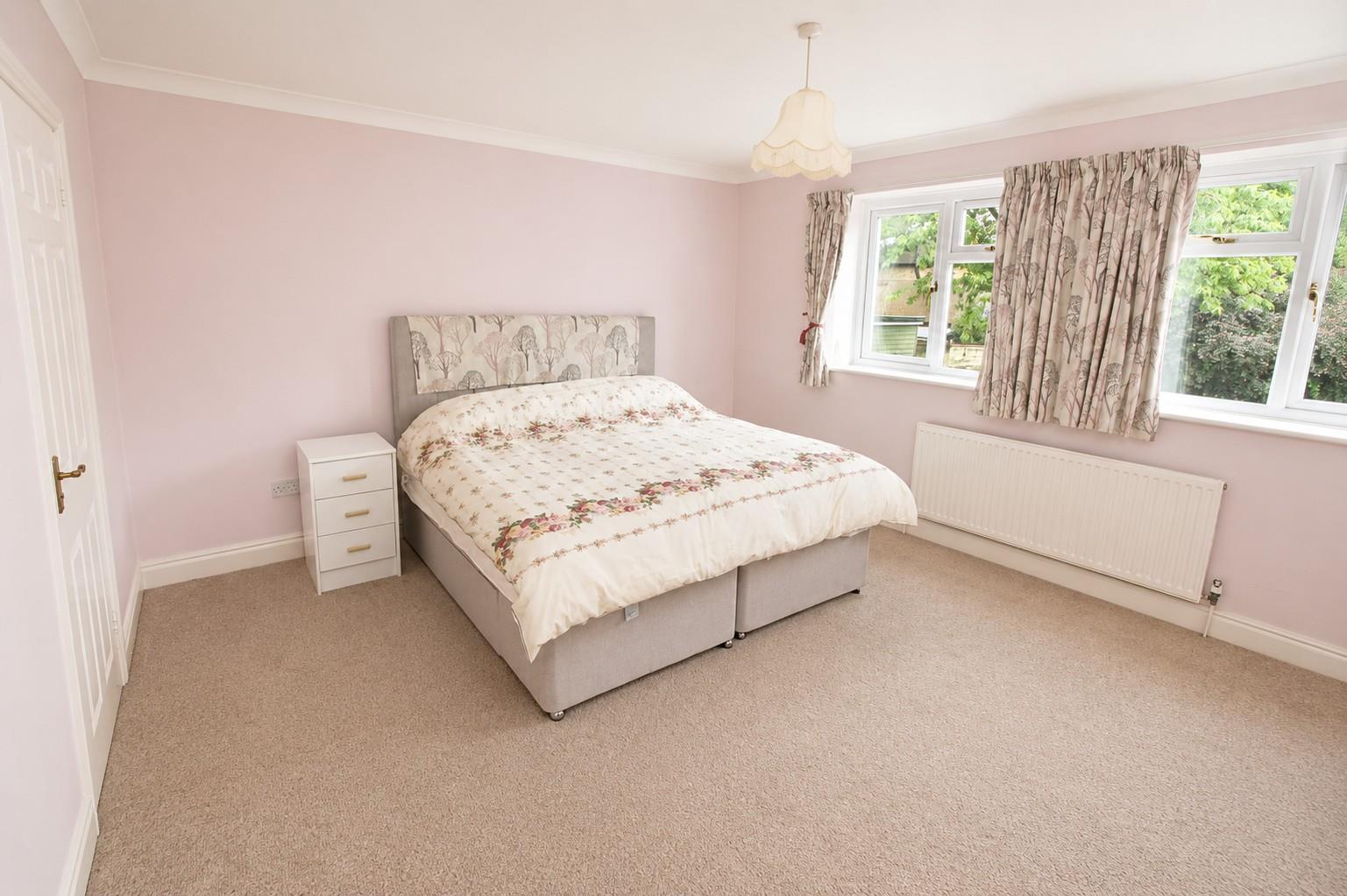 Carew Close, Tilehurst, Reading